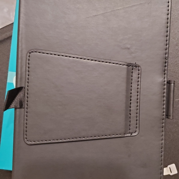 Polaroid Bluetooth keyboard Tablet Case - Picture 2 of 5